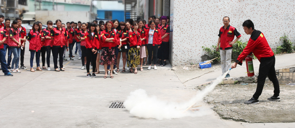 歐恩照明 組織全體員工進(jìn)行消防安全演習(xí) 深入貫徹落實(shí)“一暢兩會” 歐恩照明 組織全體員工進(jìn)行消防安全演習(xí) 深入貫徹落實(shí)“一暢兩會”